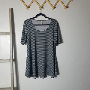 LULAROE WOMEN'S BLACK AND GRAY STRIPED TUNIC BLOUSE SIZE MEDIUM